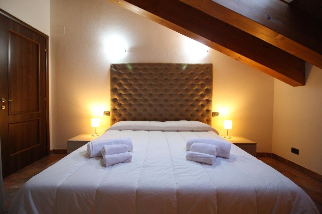 Attico Dell'Aquila Apartment บรุสซอน ภายนอก รูปภาพ